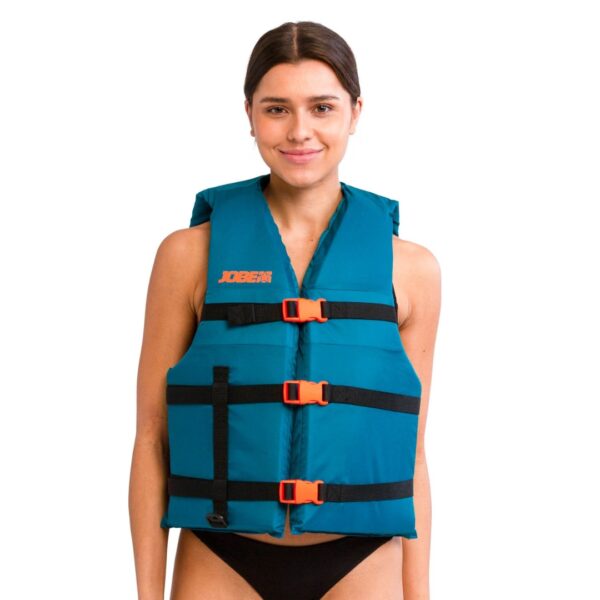Persona che indossa il gilet salvagente Jobe Universal unisex colore Teal, in nylon Ripstop con schiuma EPE e fibbie YKK regolabili, ideale per sport acquatici e sicurezza in acqua.