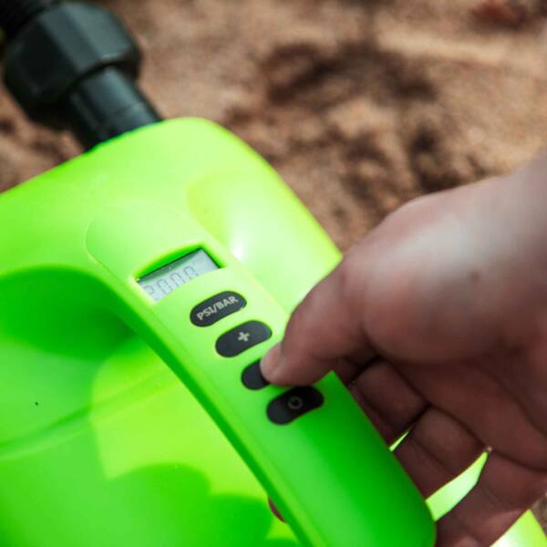 Pompa elettrica SUP Jobe portatile con borsa - immagine 3